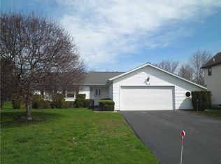 144 Borrowdale Dr, Rochester, NY 14626
