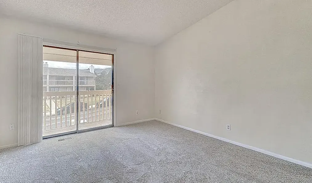 2 bed, 1.5 bath, 980 sqft, $1,700 — Photo 2