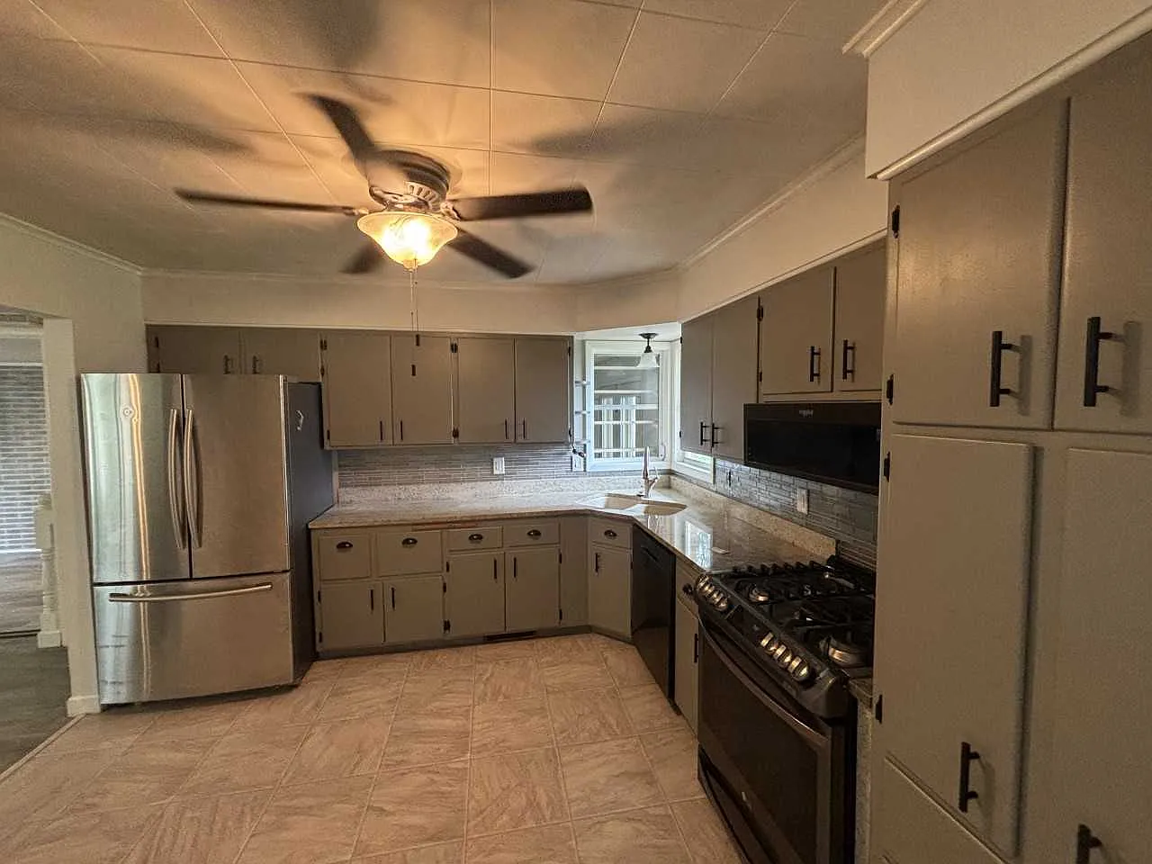 3 bed, 1592 sqft, $2,000 — Photo 4
