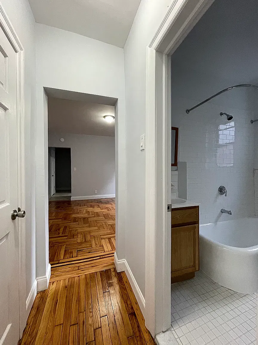 220 East 204th Street — Photo 4