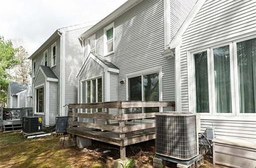 3rd image of 7 Whittier Ln