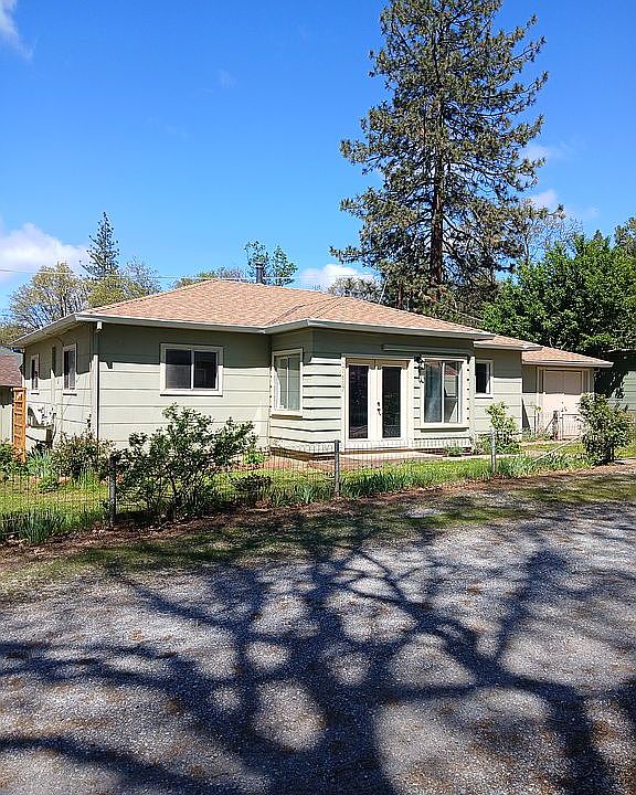 1st image of 21607 Garden Ln