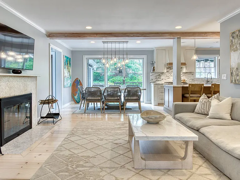 17 Emerson Pl — Photo 7