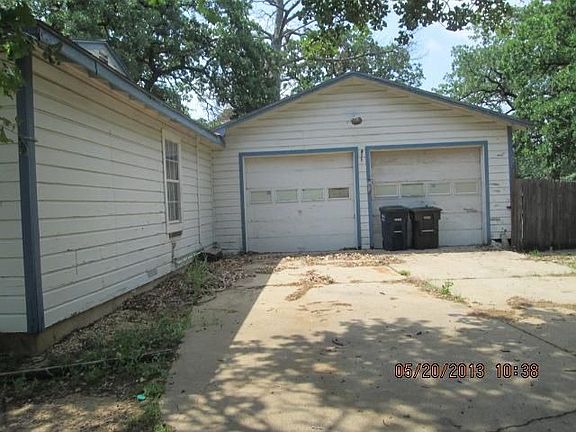 2nd image of 3808 Oak Hill St