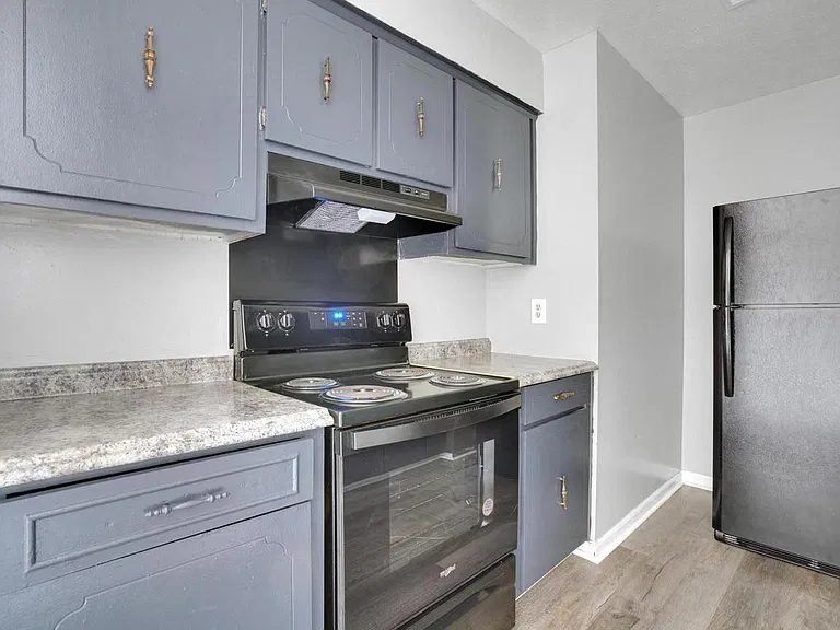Valor Pointe Apartments — Photo 1