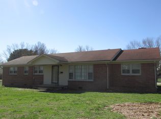 1101 2nd Ave S, Lawrenceburg, TN 38464