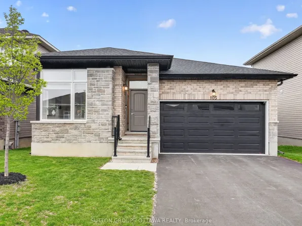 105 Dunlop Rd, Carleton Place, ON K7C 0R8