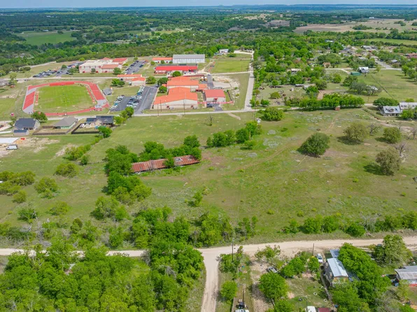 7th St, Hico, TX 76457