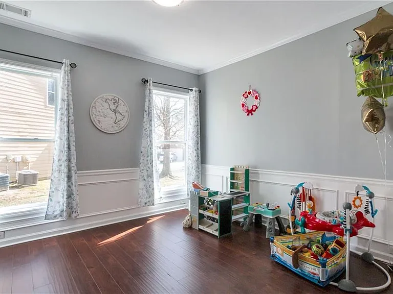 1565 Hedington Cir — Photo 24