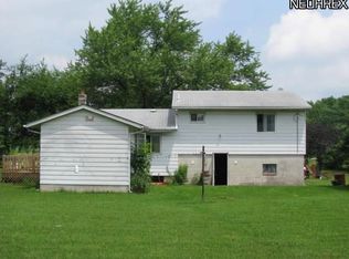 16009 Hart Rd, Montville, OH 44064