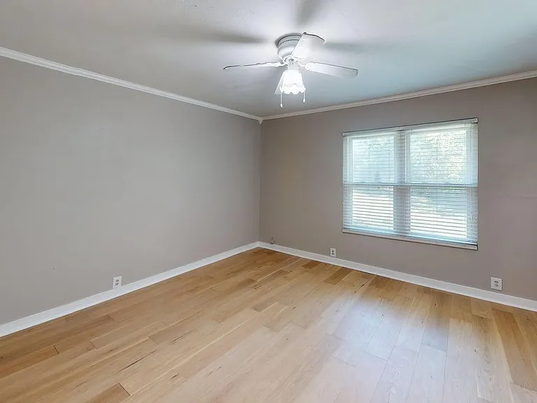 504 S 6th St — Photo 12