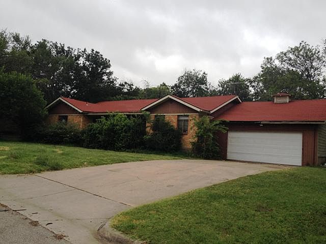 1st image of 2212 Glencrest Dr