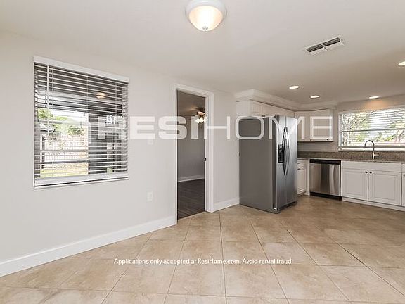 4th image of 9205 Suffolk Ln
