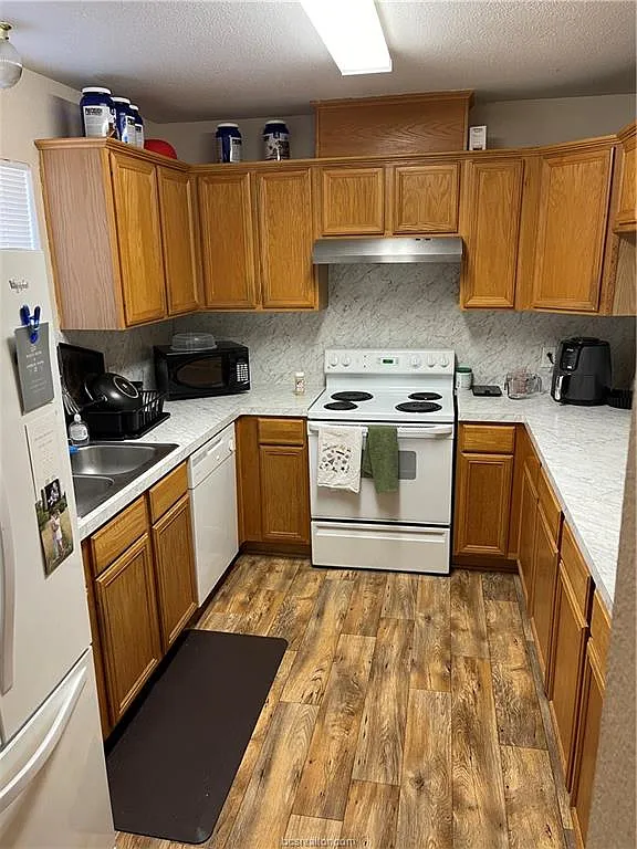 3 bed, 1350 sqft, $1,450 — Photo 2