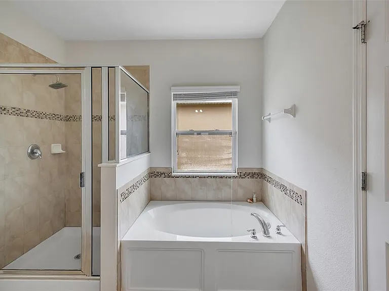 4729 Greycliff Prairie Dr — Photo 17
