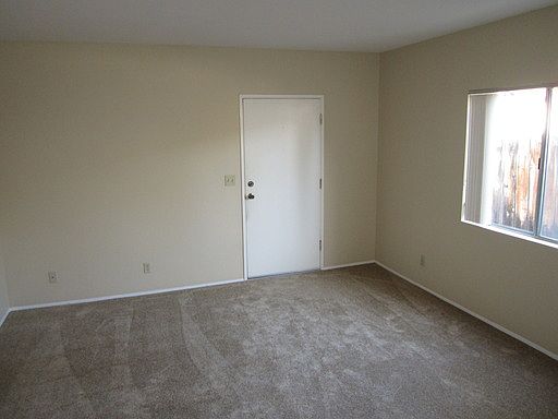 5th image of 111 Cedar Ave APT 1