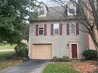 1010 Skyview Dr, York, PA 17406