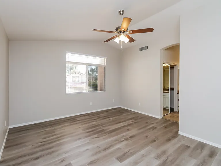 1366 E Vaughn Ave — Photo 9