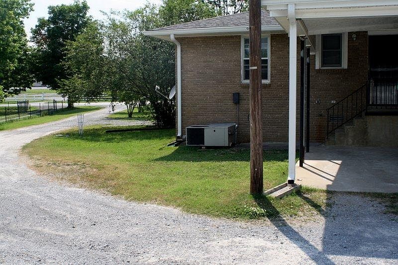 Driveway to rear of apartment