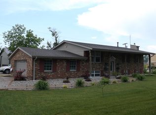 700 W 8th St, Staunton, IL 62088