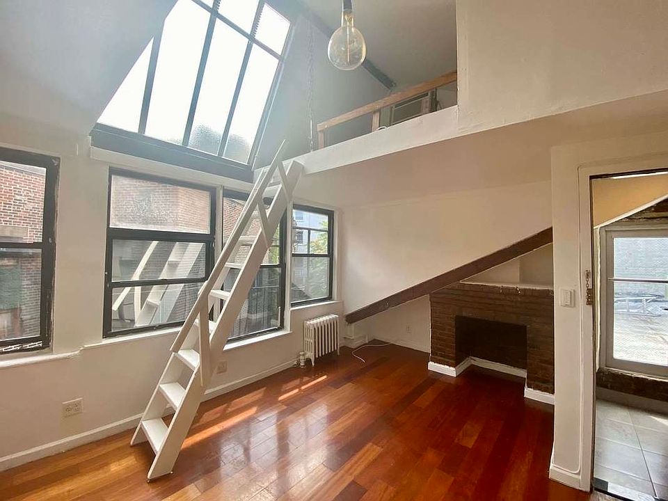 1st image of 106 Greenwich Ave #4LOFT