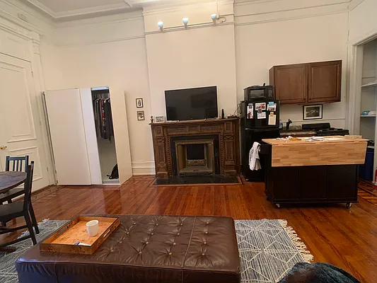 Rented by Bond New York | media 20