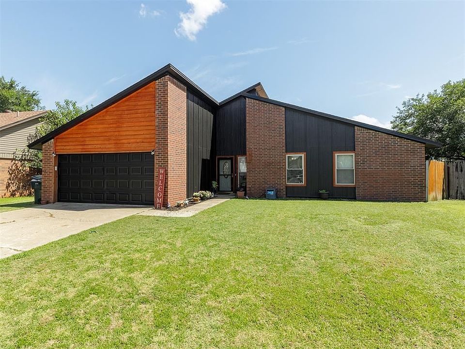 1st image of 2708 Creekview Pl
