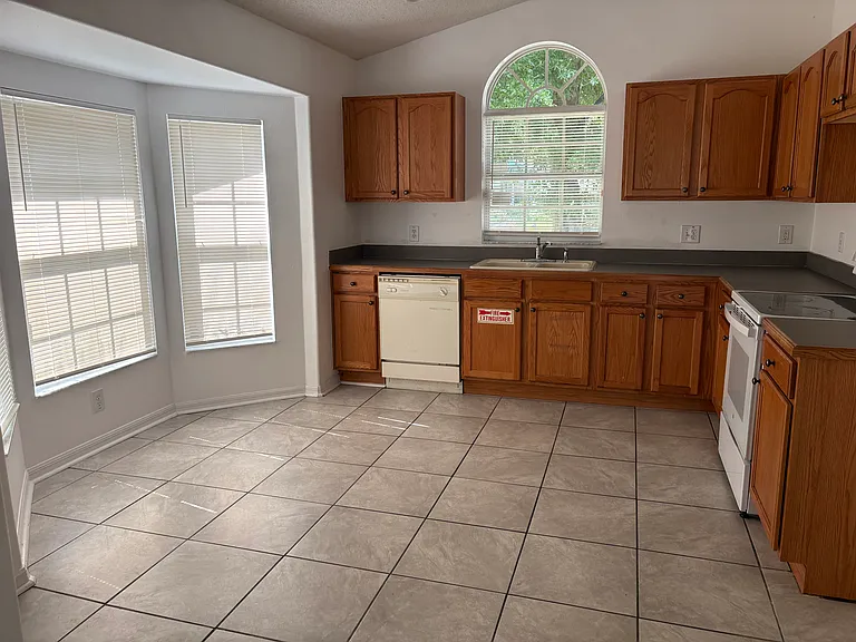 2630 Oneida Loop — Photo 24