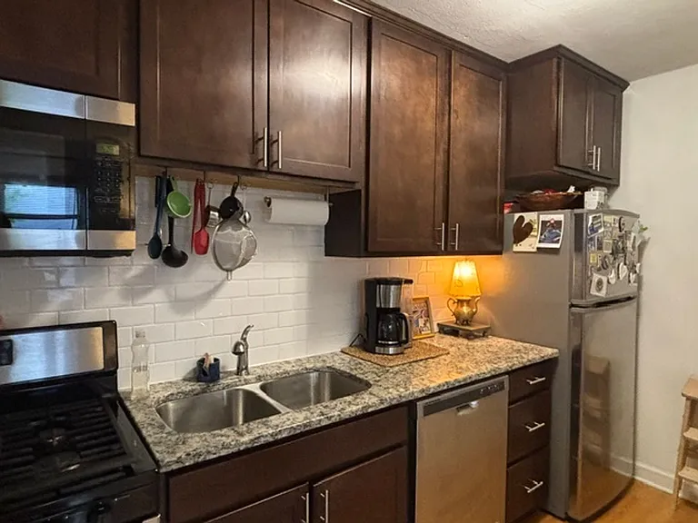 1630 Marshall Ave — Photo 12