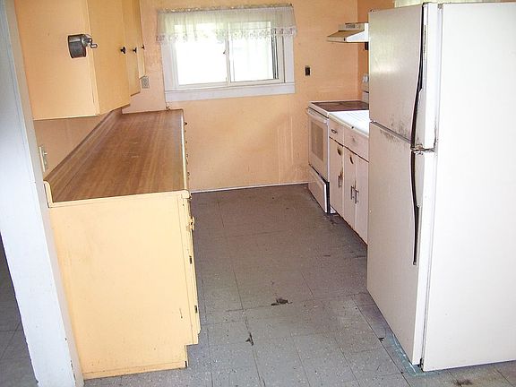 5th image of 61 Townsend St