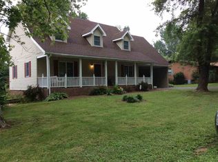 215 Twin Hills Dr, Greenville, KY 42345
