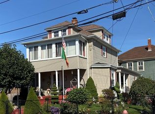 17 Barnes St, West Warwick, RI 02893