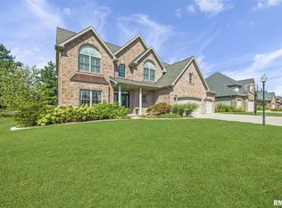 6637 N Greenwich Pl, Peoria, IL 61615