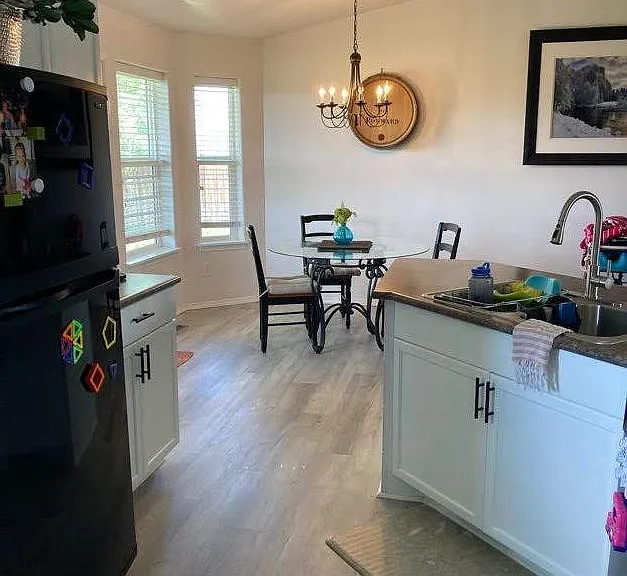 2685 NE Haskett Pl — Photo 5