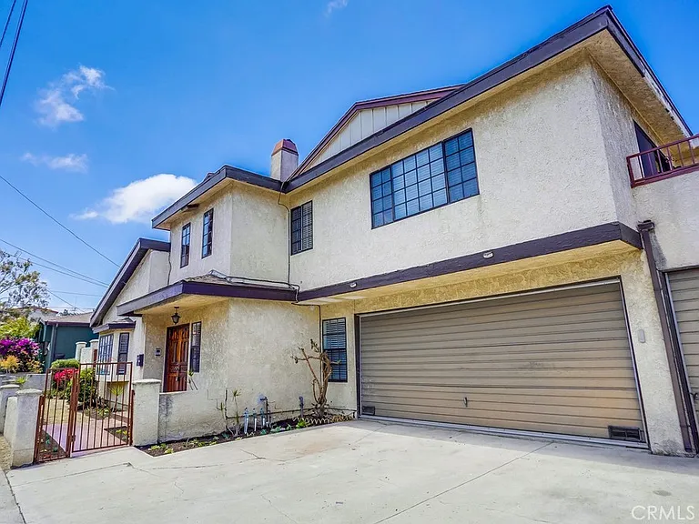 1307 Mackay Ln — Photo 3