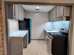 4 Wedgewood Dr #B2, Bloomfield, CT 06002