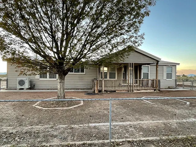 3 bed, 1868 sqft, $1,800 — Photo 1
