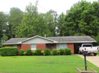 2605 Maple Dr, Starkville, MS 39759