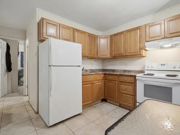 349 N Market St #A3, Wailuku, HI 96793