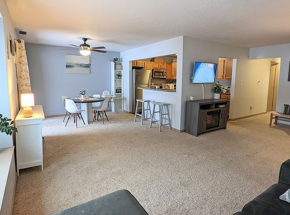 1st image of 4525 Woodland Ave Unit 7