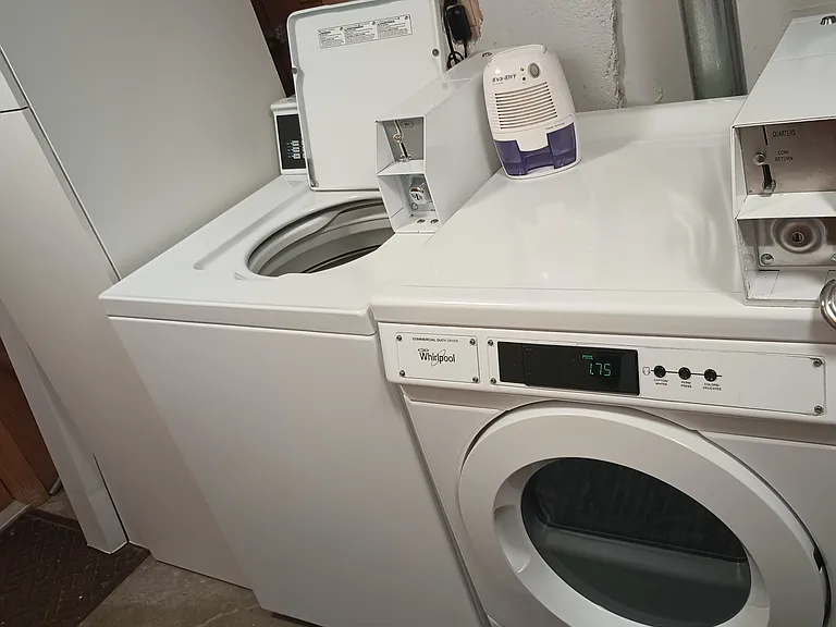 onsite laundry - There is a BRAND NEW (Jan2026) Speed Queen Dryer