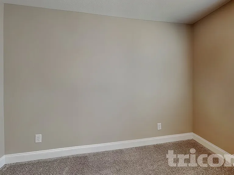 1063 Spicer Dr — Photo 10