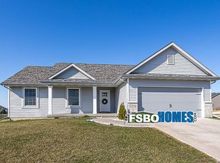 4398 Happiness Ln, Bettendorf, IA 52722