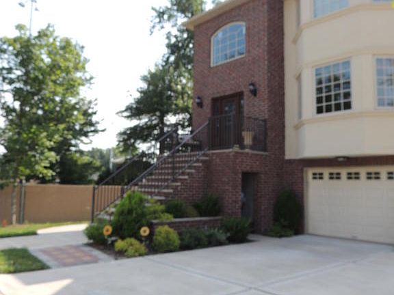 2nd image of 41 Dawn Ct