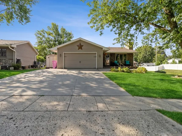 1203 E Girard Ave, Indianola, IA 50125