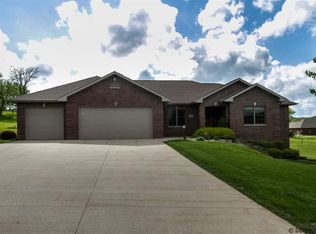 8363 Wildlife Rdg, Dubuque, IA 52003