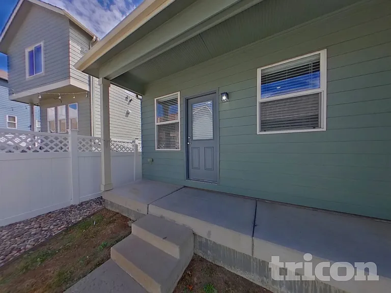 2290 Saint Claire Dr — Photo 15