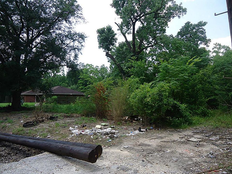 2nd image of 736 Homer St