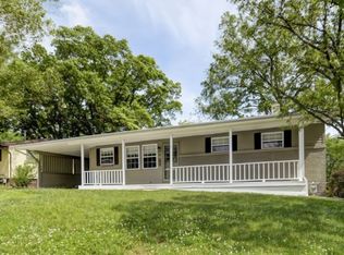 8 Sandcreek Pl, Decatur, IL 62521