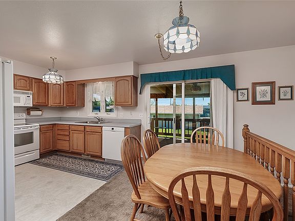 5th image of 316 Laurie Ln